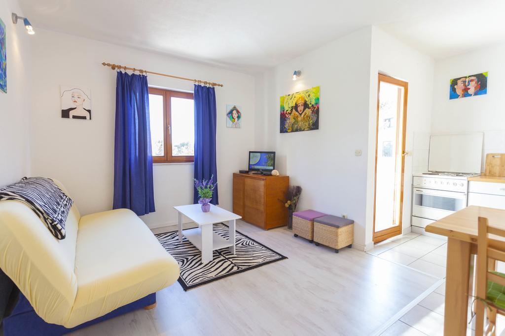 ماكارسكا Meri Apartments - Puharic الغرفة الصورة
